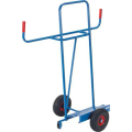 Blaue Transportkarre mit zwei großen Rädern und roten Griffen