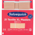 Rote Packung mit beigen Pflastern und Aufdruck „Salvequick“