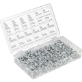 Transparente Sortierbox mit vielen kleinen Metallteilen