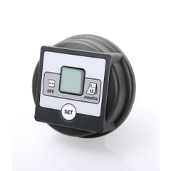 Rundes schwarzes Gerät mit Display und Aufdruck „SET“