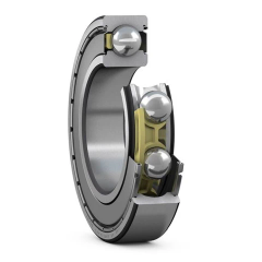 Aufgeschnittener Kugellager-Ring mit sichtbaren Kugeln